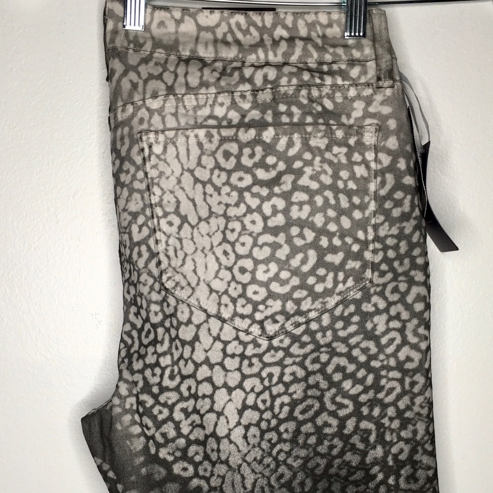 NYDJ Skinny Jeans in graduated print